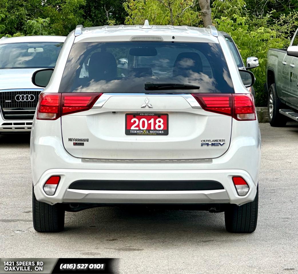 2018 Mitsubishi Outlander PHEV SE Touring - Photo #5