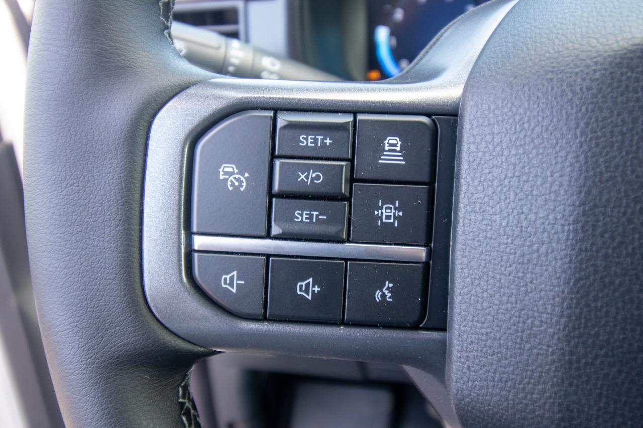 2025 Ford F-150 Lariat 4WD SuperCrew 6.5' Box Photo5