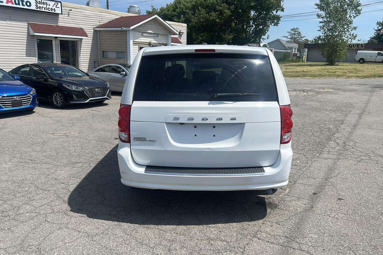 2016 Dodge Grand Caravan SXT Premium Plus - Photo #5