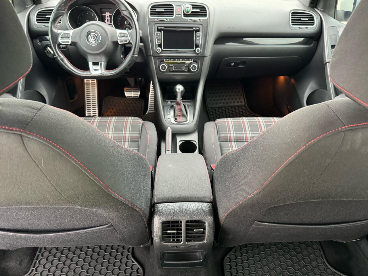 2011 Volkswagen Golf GTI - Photo #12