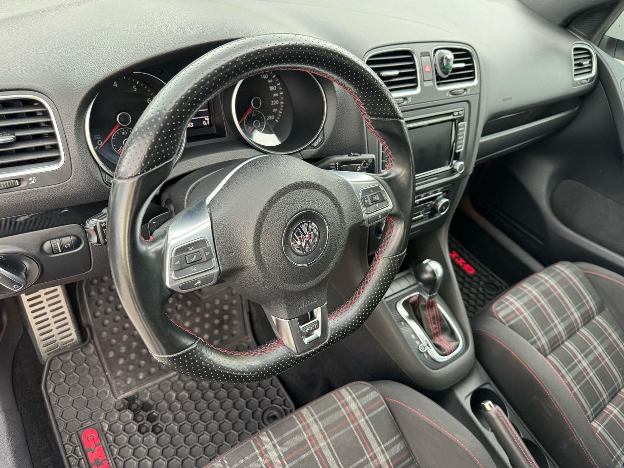2011 Volkswagen Golf GTI - Photo #9