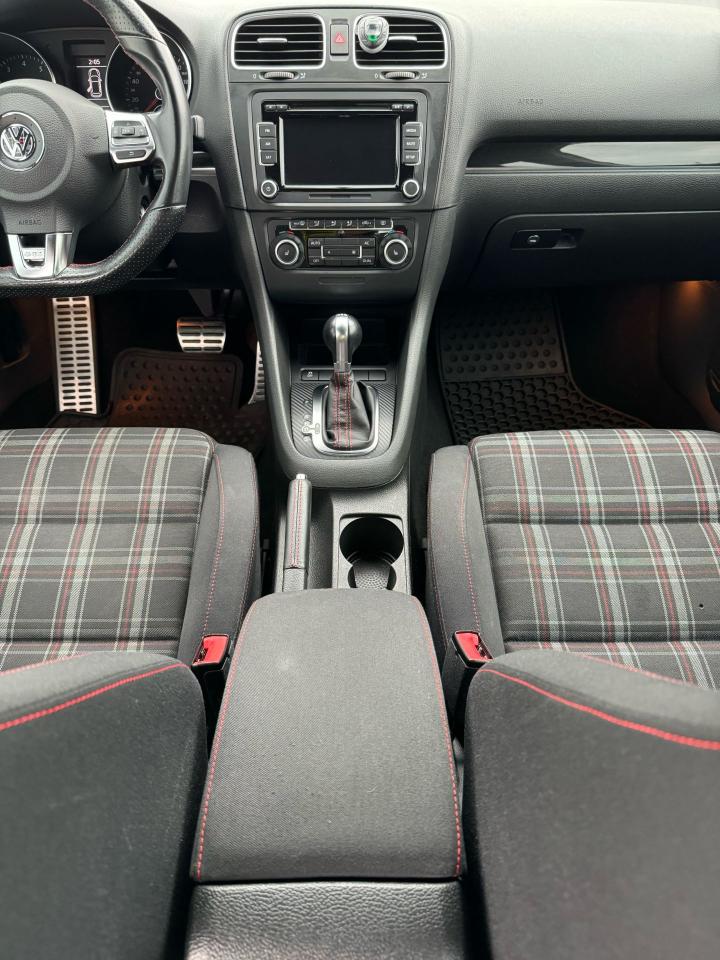 2011 Volkswagen Golf GTI - Photo #13