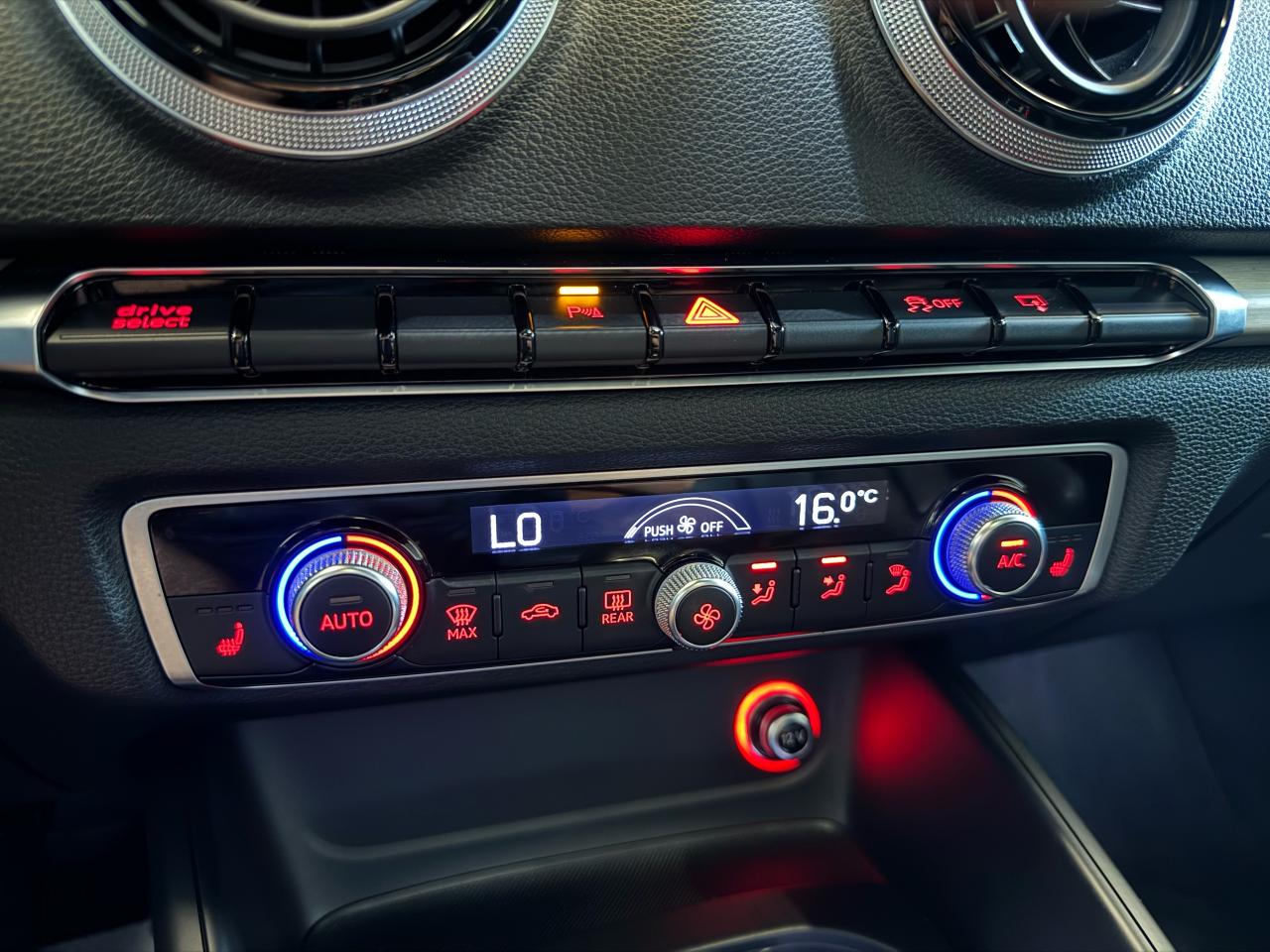 2015 Audi S3 TECHNIK PRESTIGE|NAV|BSM|B&0 SOUND| - Photo #20