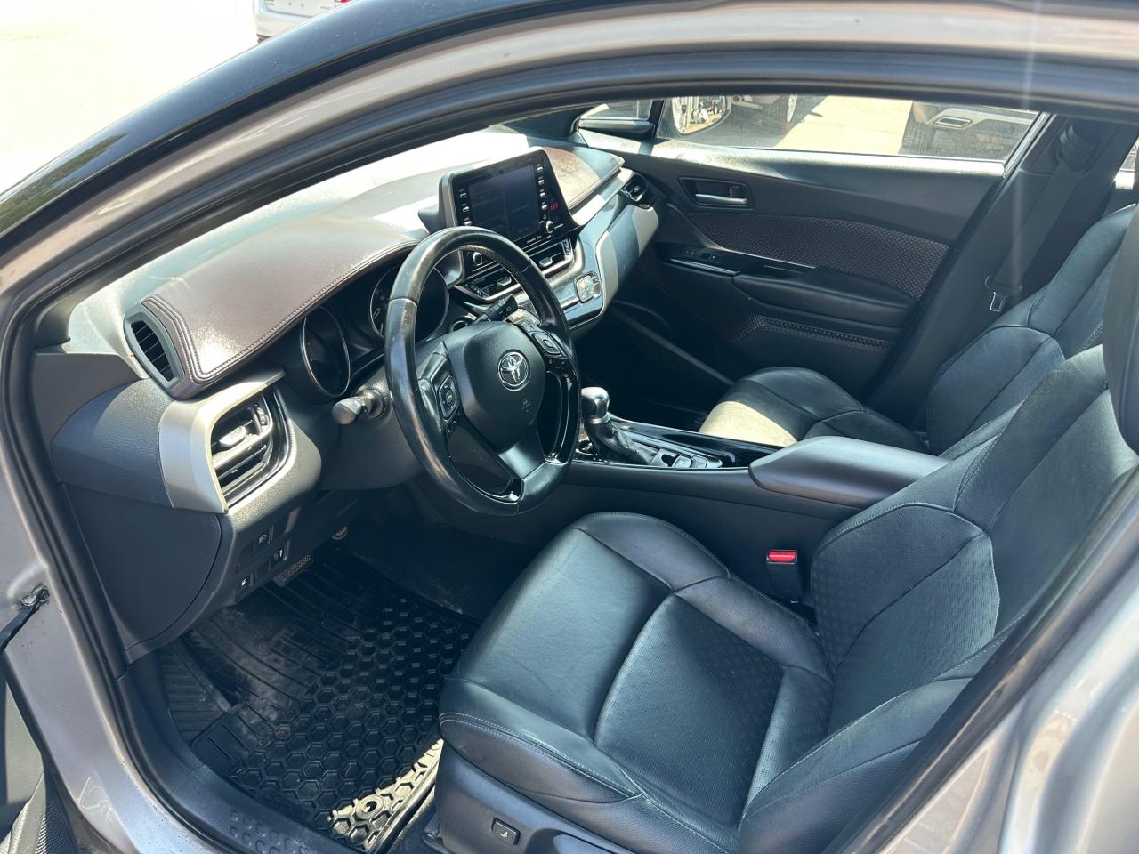 2019 Toyota C-HR  Photo