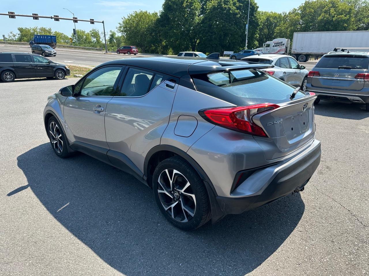 2019 Toyota C-HR  Photo3
