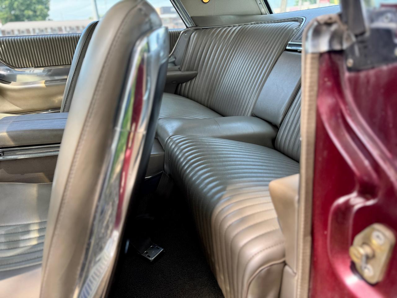1964 Ford Thunderbird Hardtop 390 V8 4BBL Photo