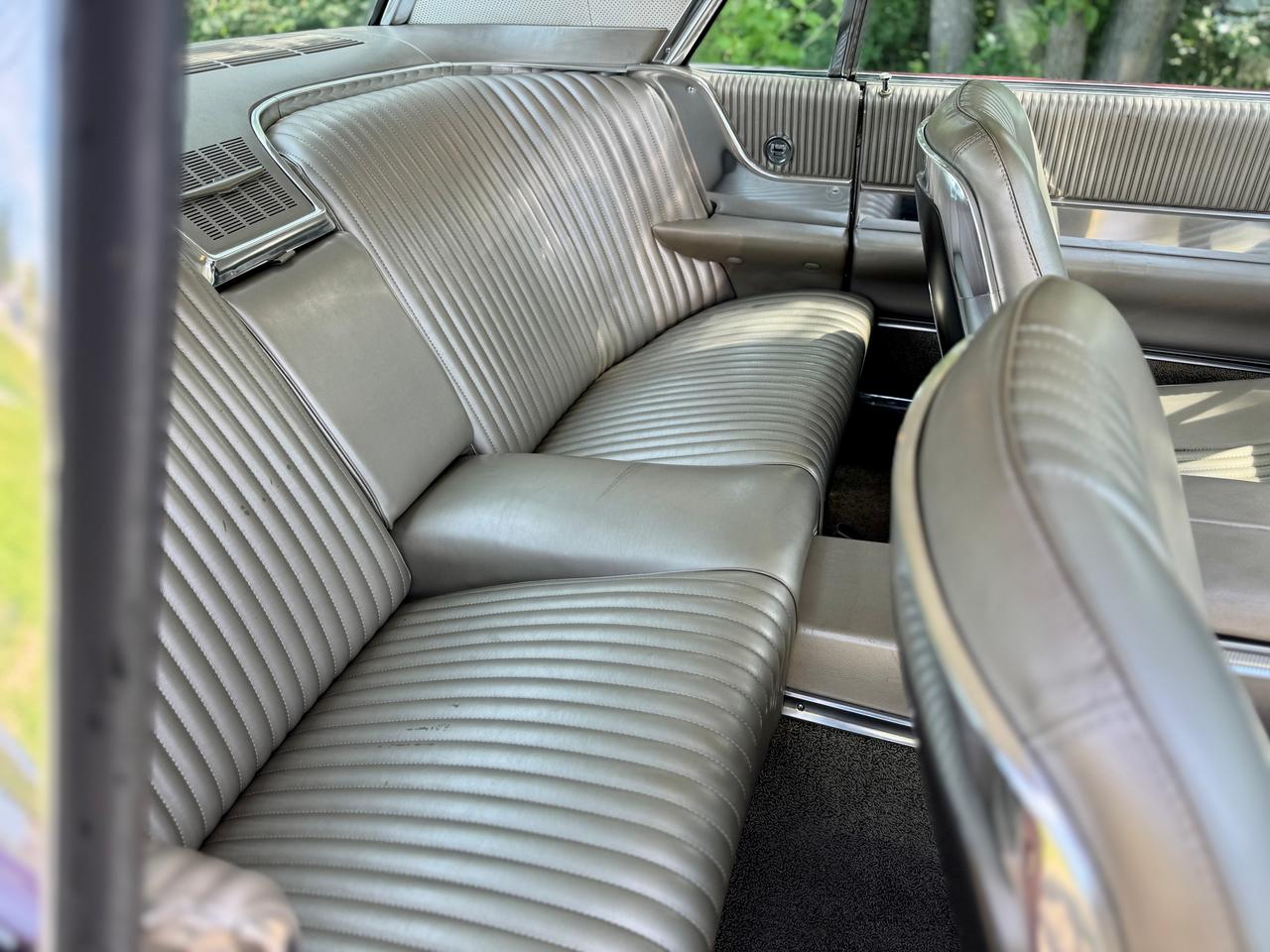 1964 Ford Thunderbird Hardtop 390 V8 4BBL Photo