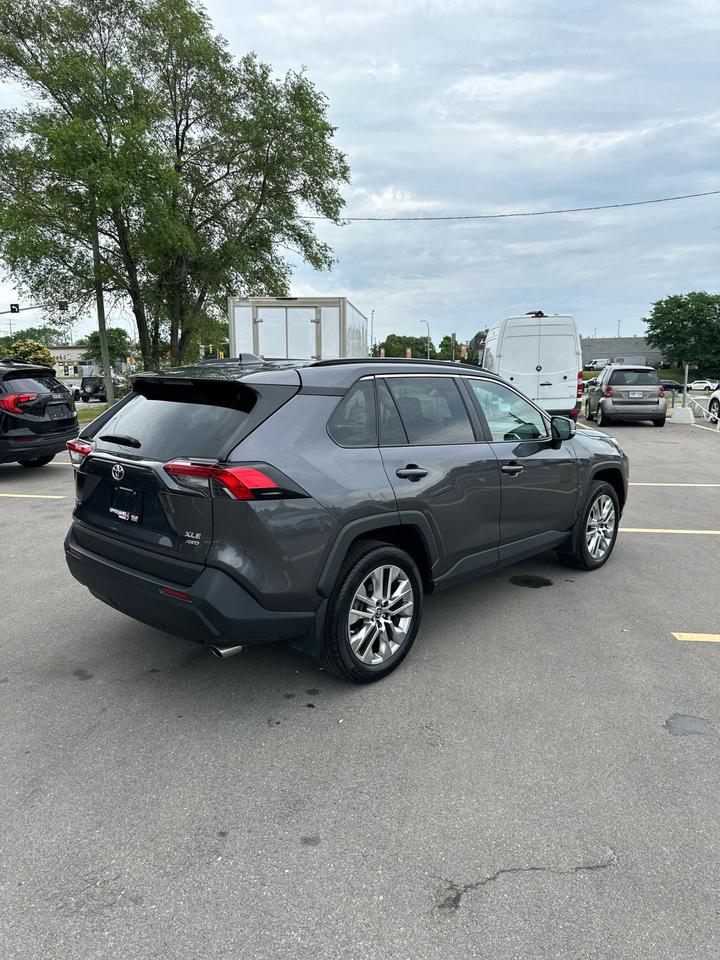 2023 Toyota RAV4 XLE Premium Photo