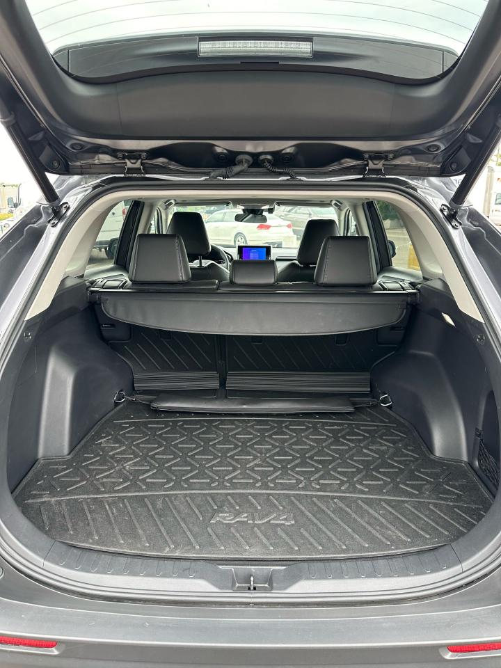 2023 Toyota RAV4 XLE Premium - Photo #15