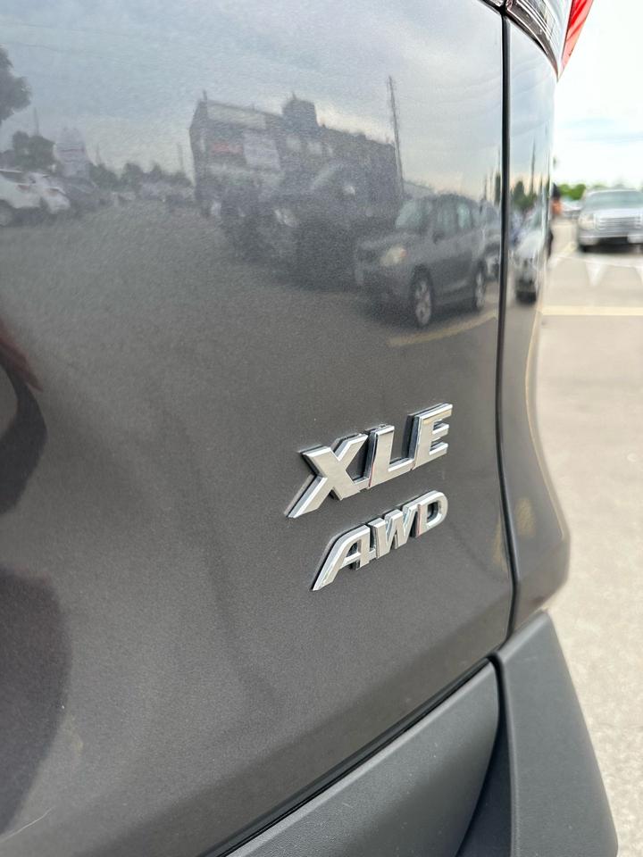 2023 Toyota RAV4 XLE Premium Photo