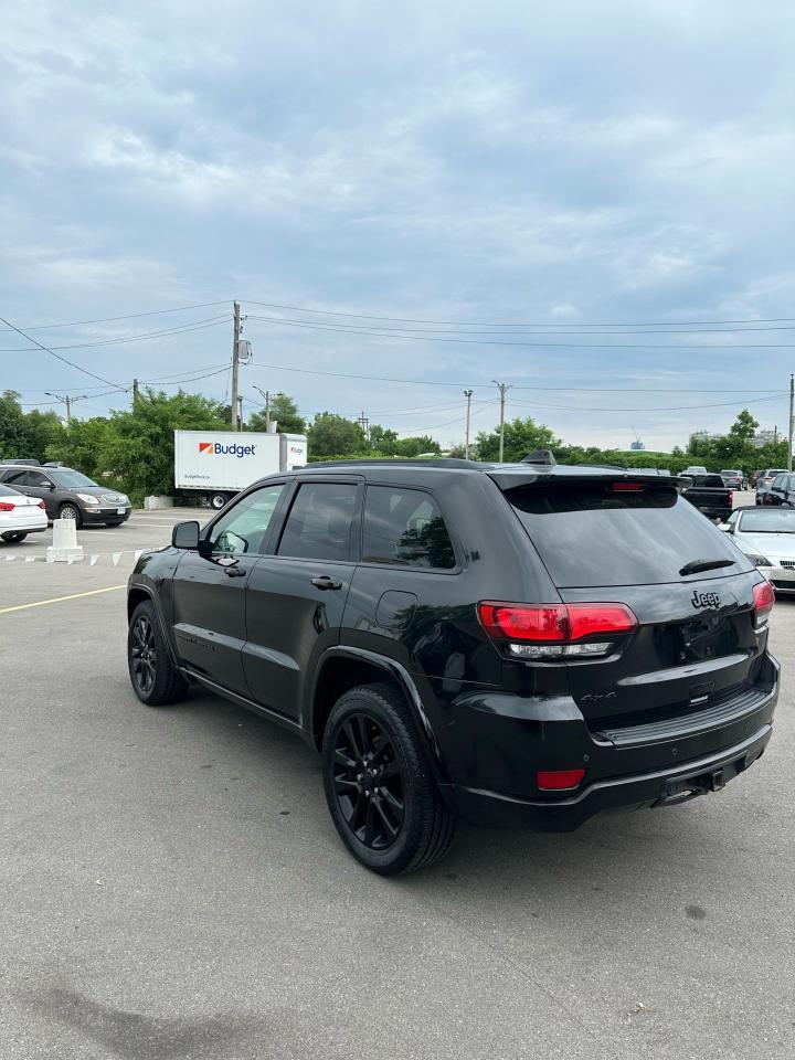 2018 Jeep Grand Cherokee Altitude - Photo #4
