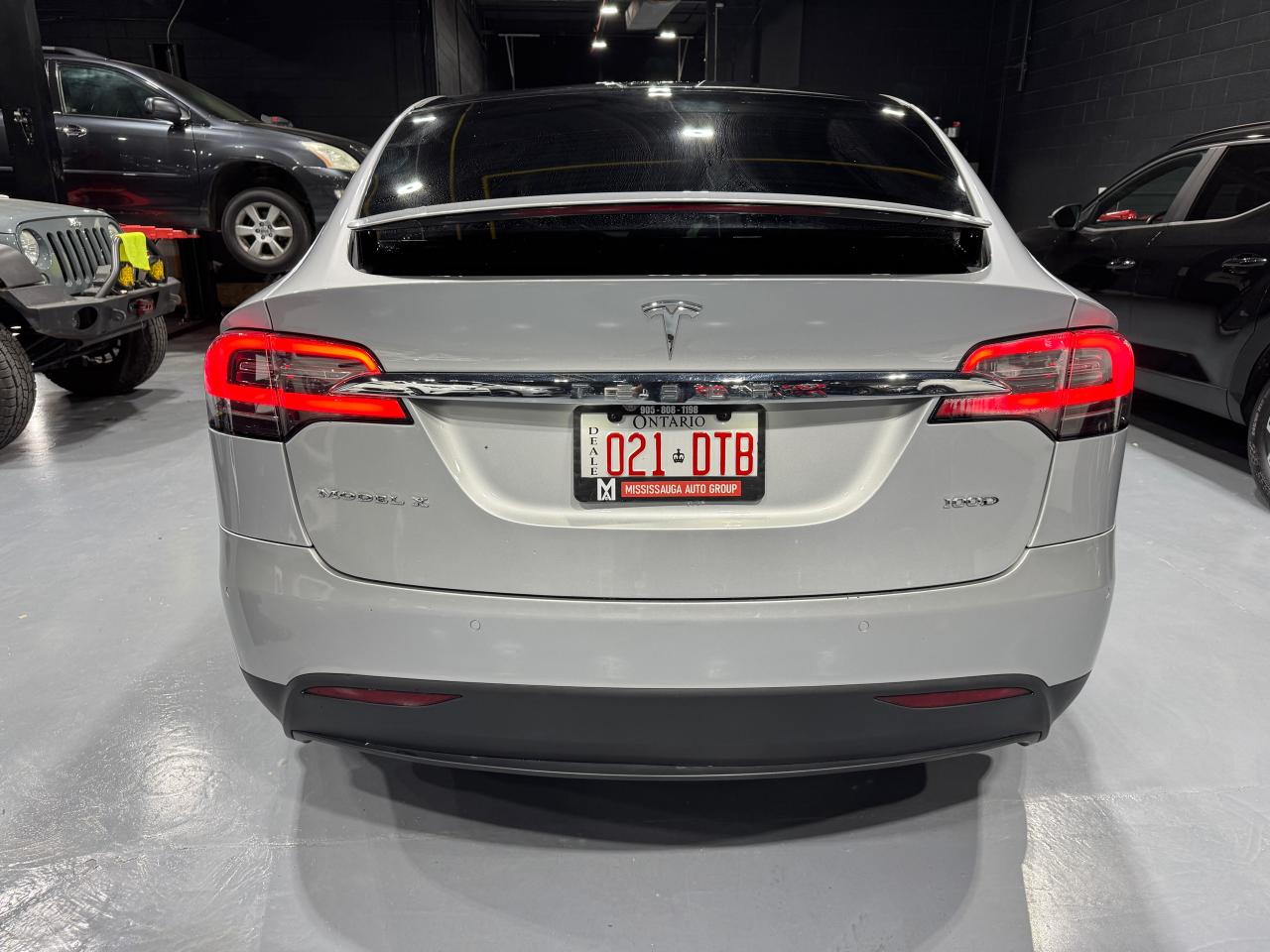 2017 Tesla Model X 100D - Photo #6