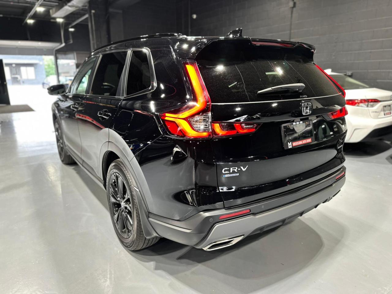 2023 Honda CR-V Touring AWD - Photo #8