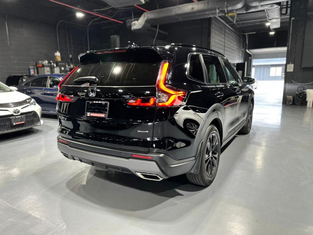 2023 Honda CR-V Touring AWD - Photo #6