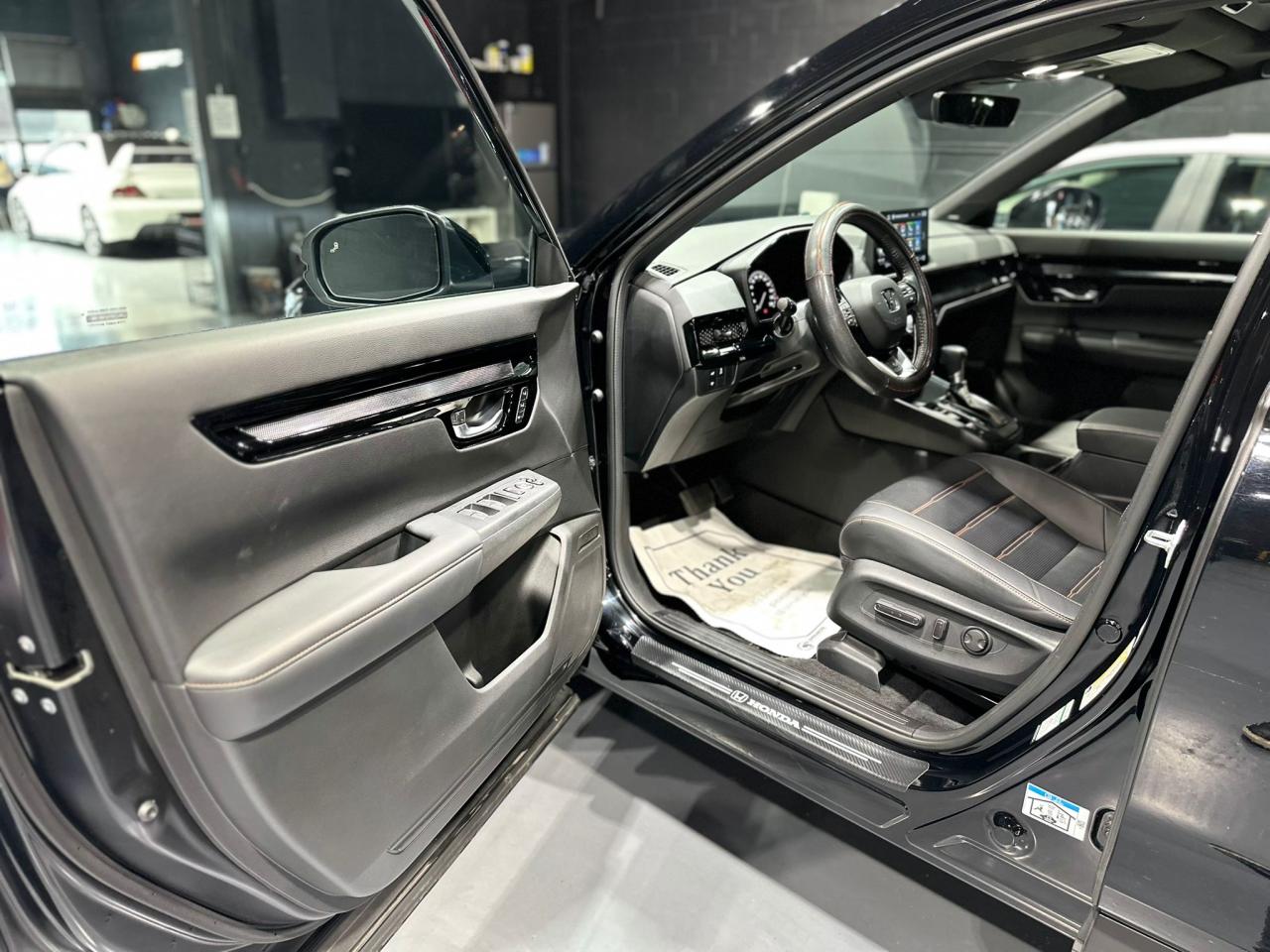 2023 Honda CR-V Touring AWD - Photo #12