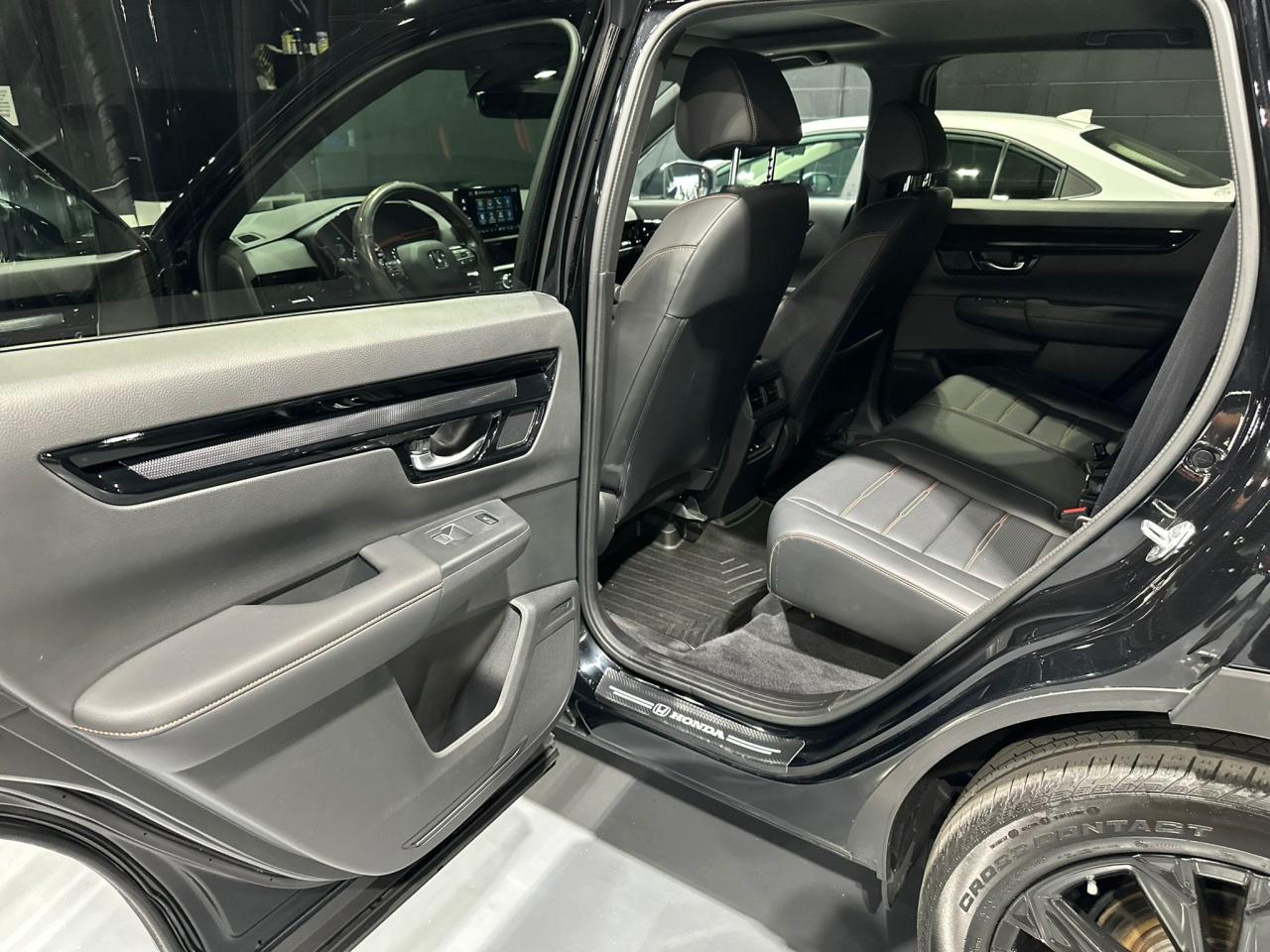 2023 Honda CR-V Touring AWD - Photo #19