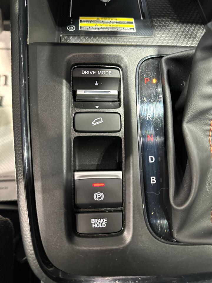 2023 Honda CR-V Touring AWD - Photo #17