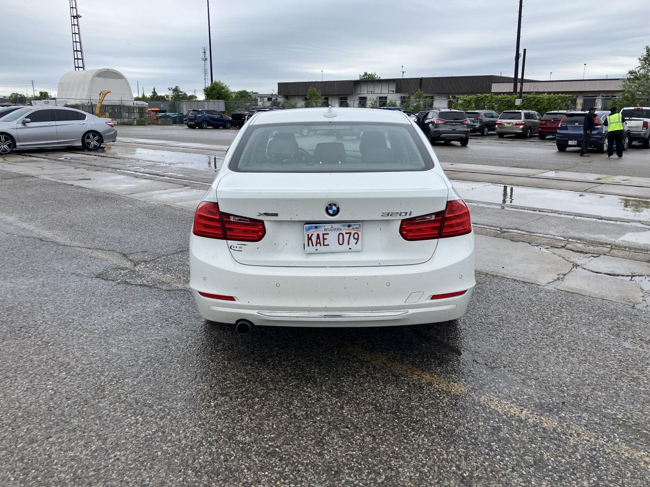 2015 BMW 3 Series 320i xDrive - Photo #4