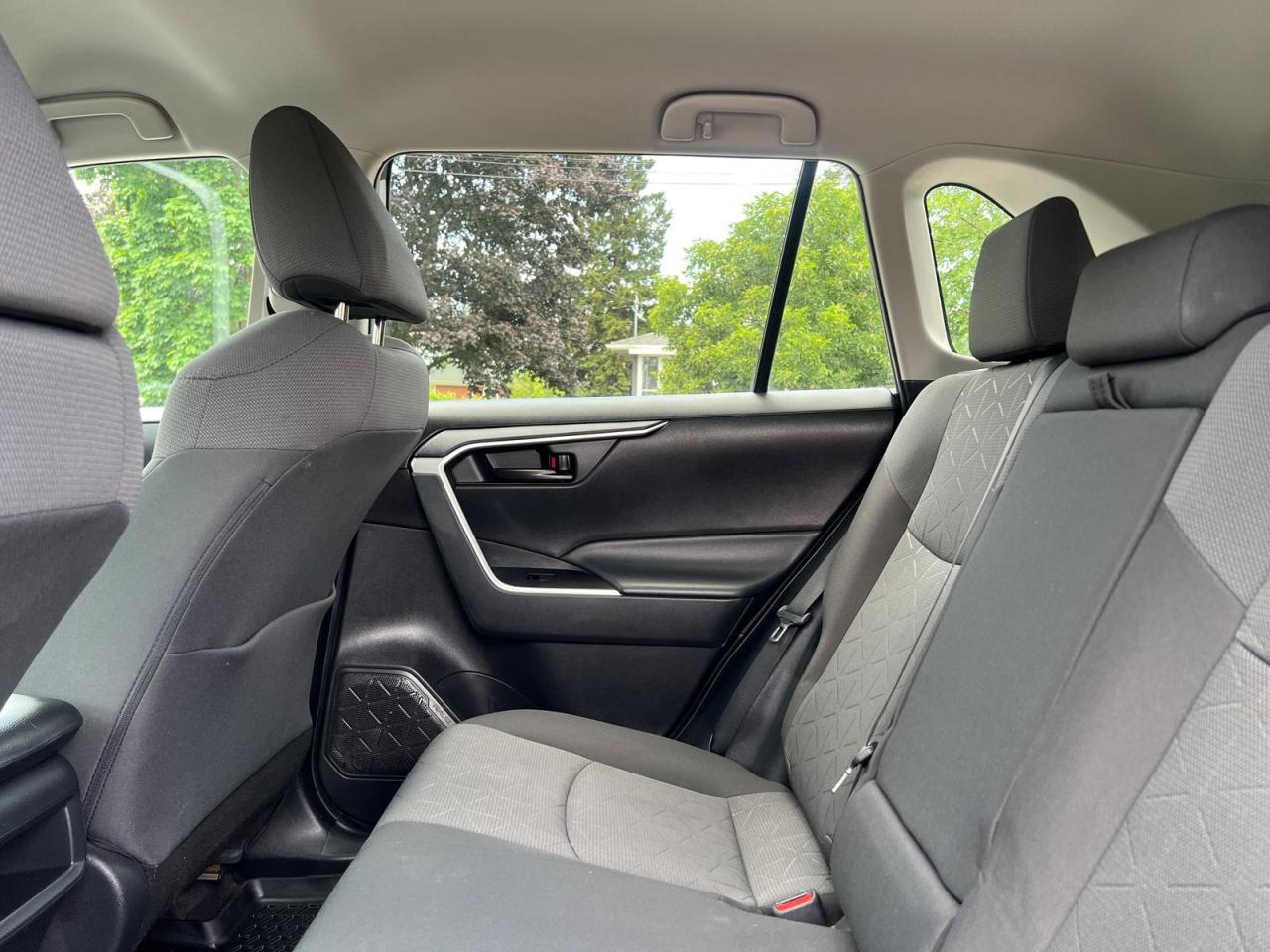 2021 Toyota RAV4 LE - Photo #13