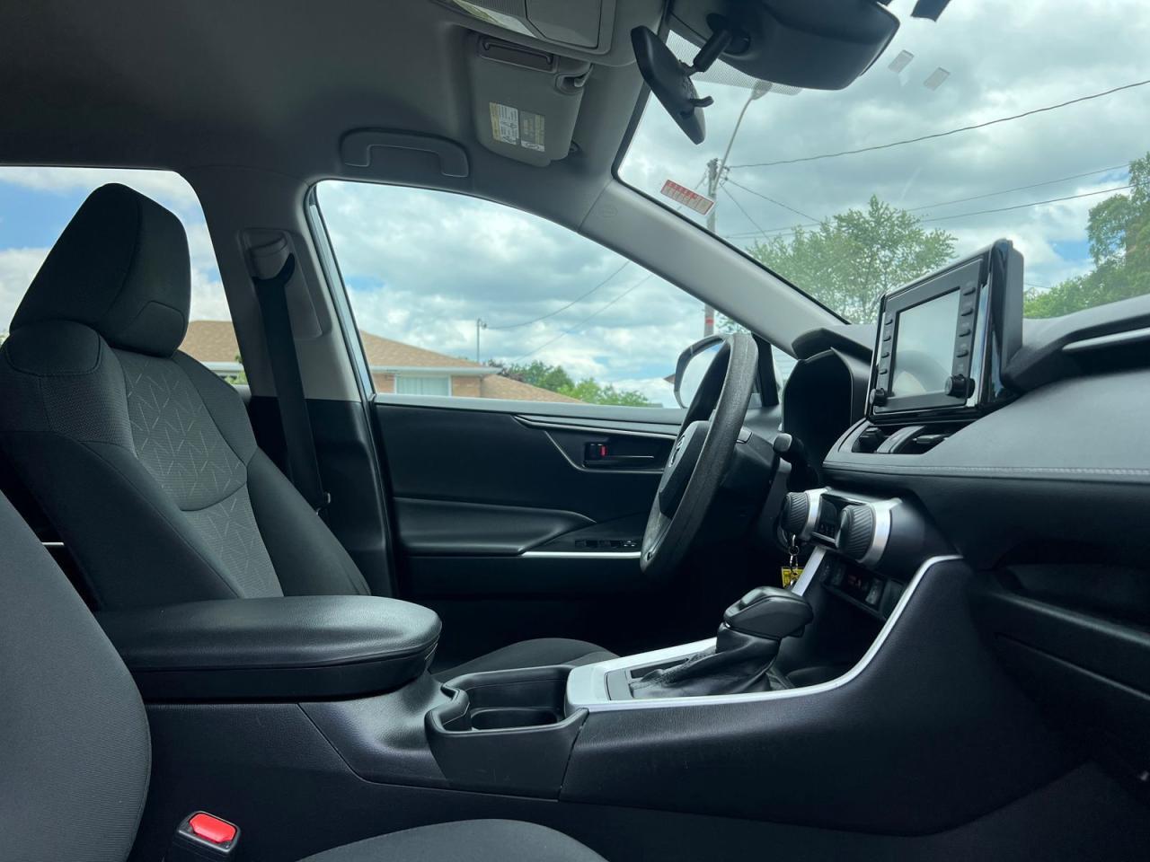 2021 Toyota RAV4 LE - Photo #11