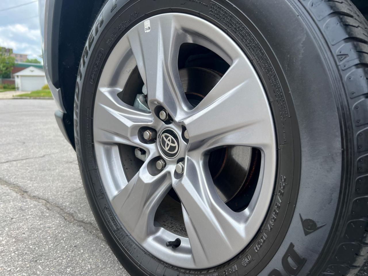 2021 Toyota RAV4 LE - Photo #15