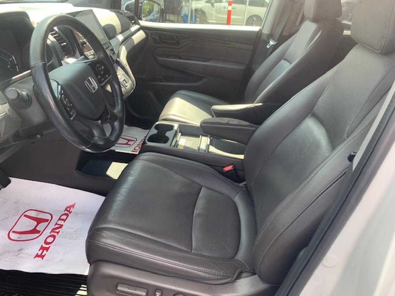 2020 Honda Odyssey Touring Photo4