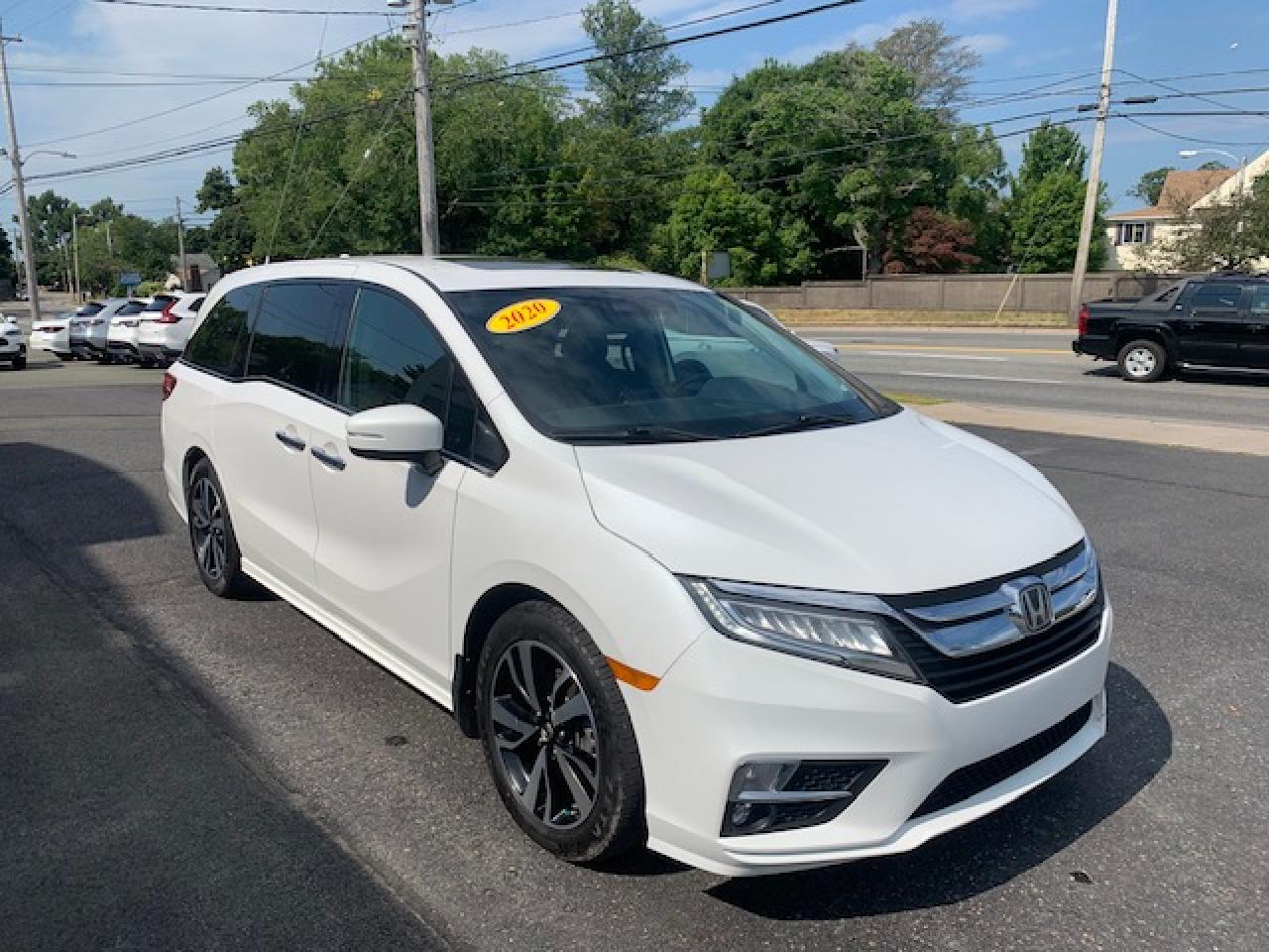 2020 Honda Odyssey Touring Photo3