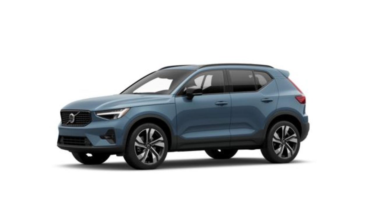 New 2025 Volvo XC40 B5 AWD Plus Dark Theme for sale in Surrey, BC