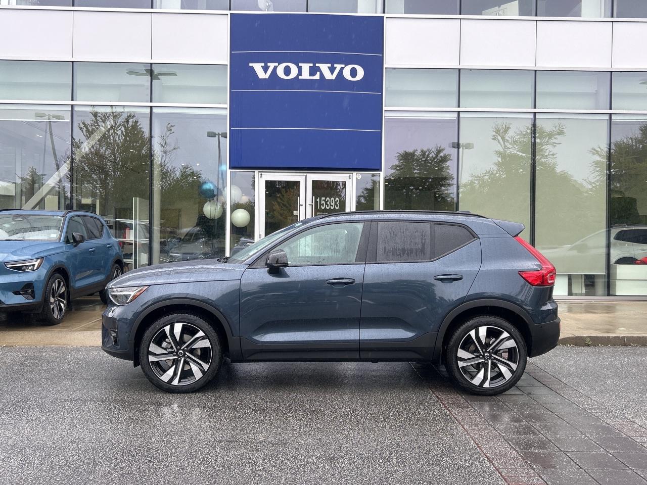 New 2026 Volvo XC40 B5 AWD Ultra Dark Theme for sale in Surrey, BC