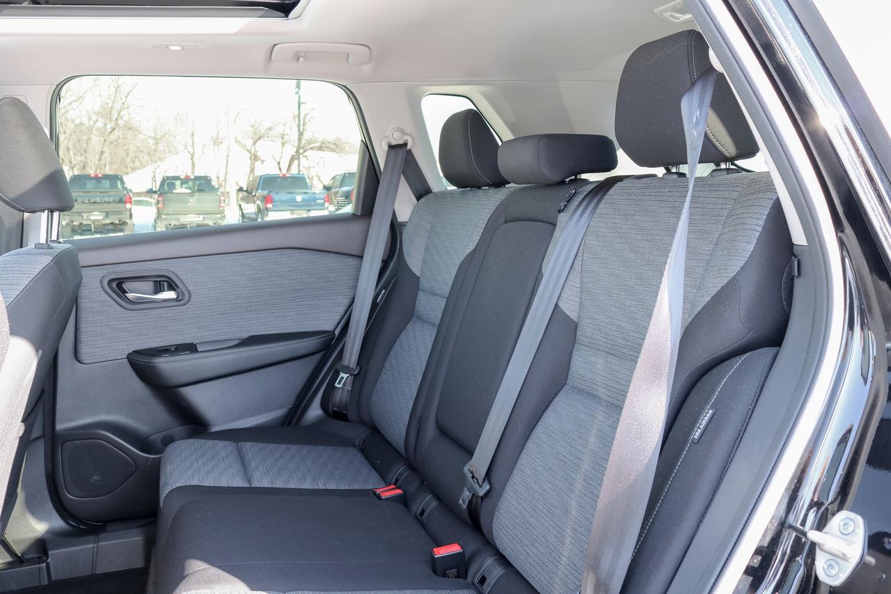 2023 Nissan Rogue AWD SV Moonroof | PANORAMIC SUNROOF | REMOTE START Photo