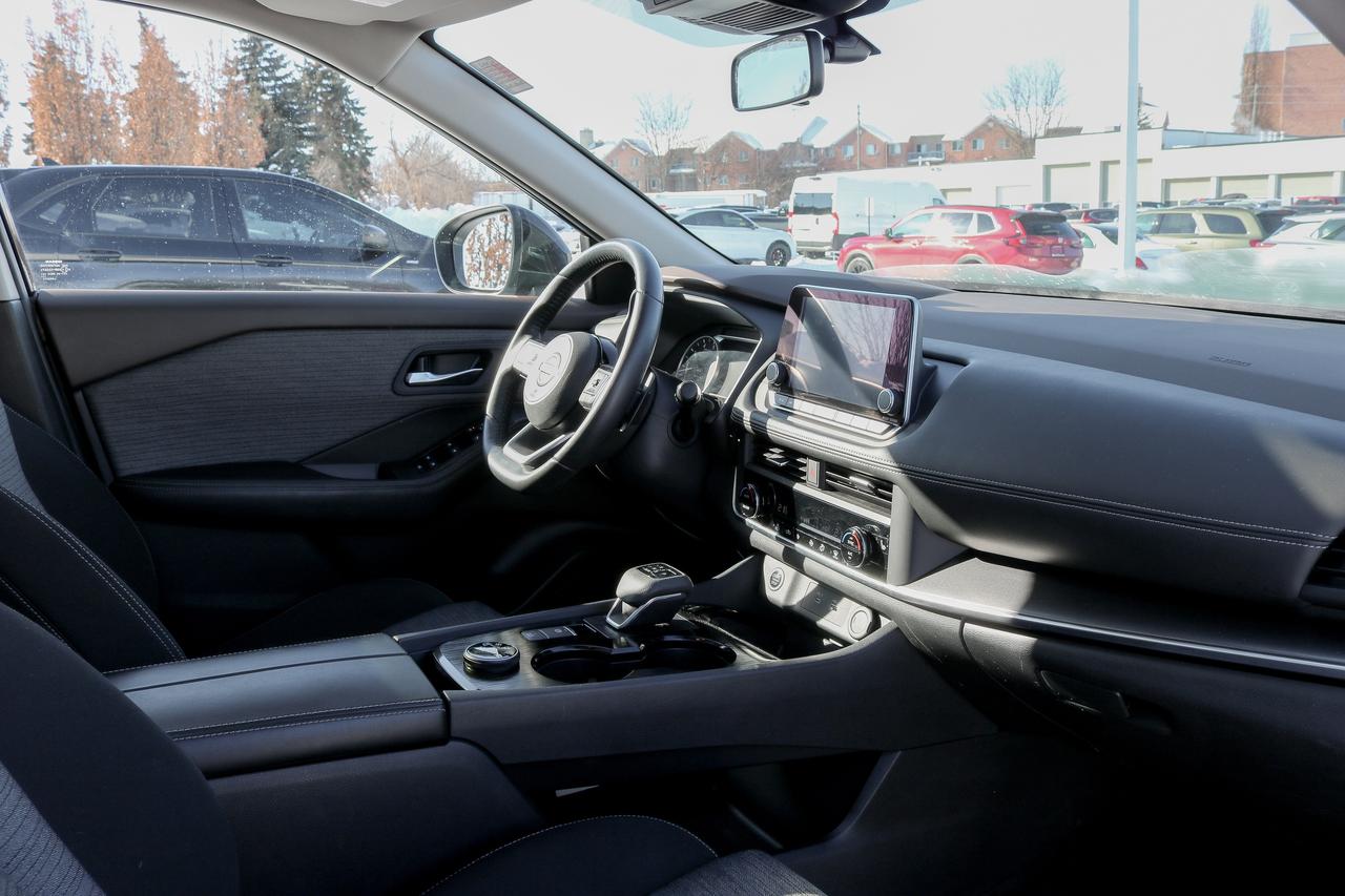 2023 Nissan Rogue AWD SV Moonroof | PANORAMIC SUNROOF | REMOTE START Photo