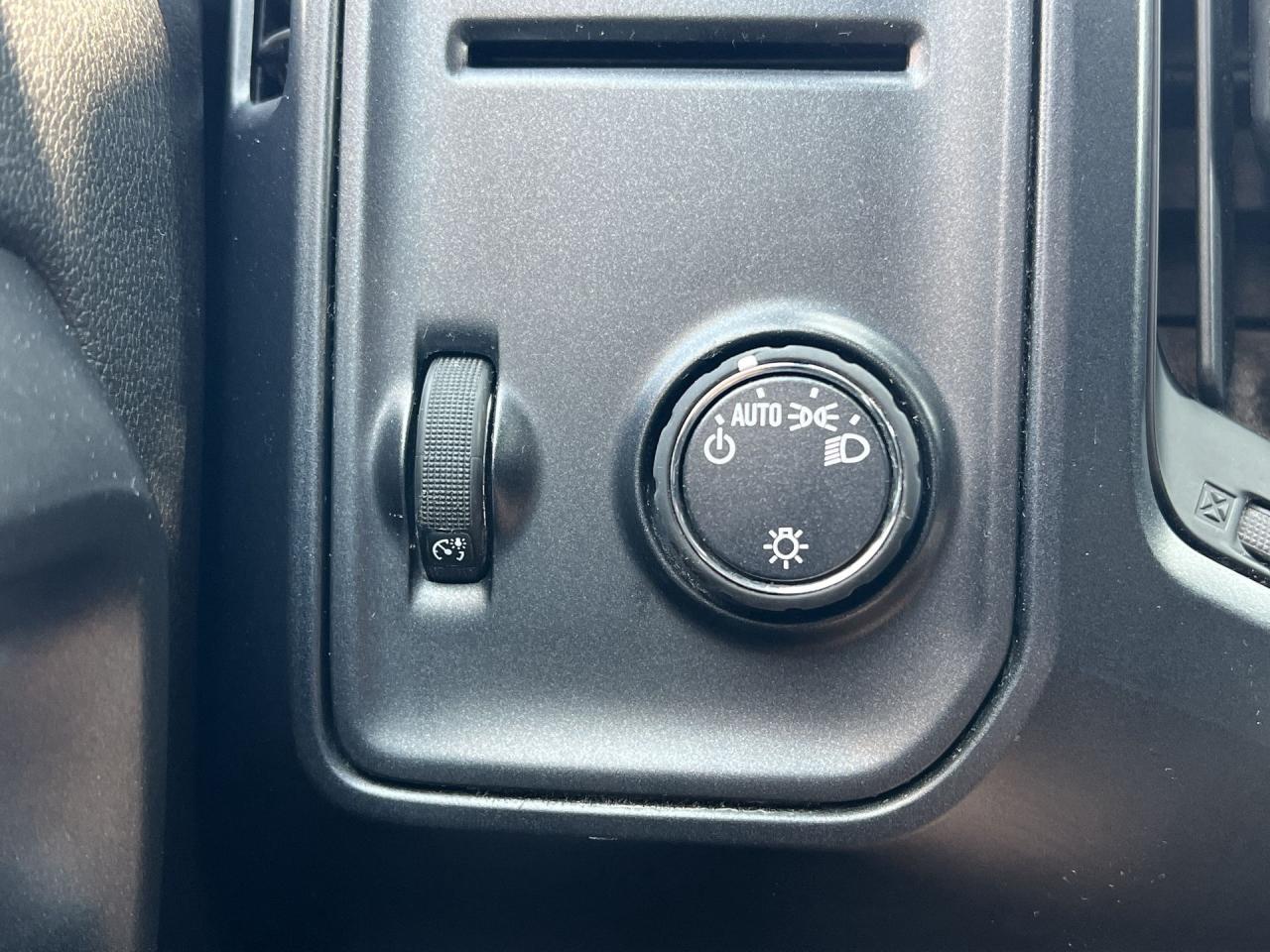 2017 Chevrolet Silverado 1500 4X4| 5.3L V8| SPECIAL OPS| TOW PKG| ALLOYS Photo