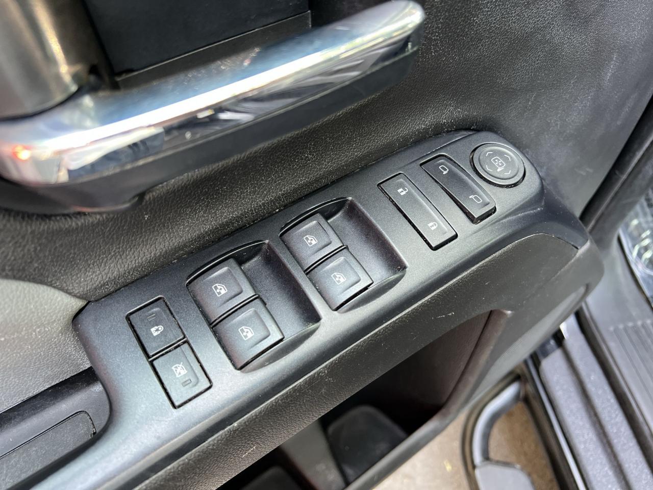 2017 Chevrolet Silverado 1500 4X4| 5.3L V8| SPECIAL OPS| TOW PKG| ALLOYS Photo