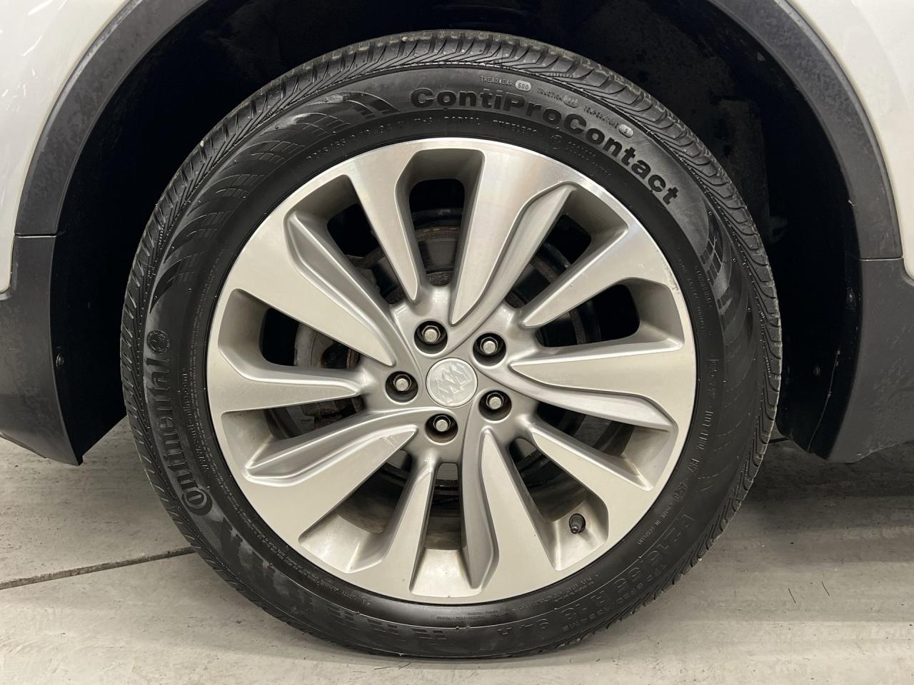 2019 Buick Encore AWD | LEATHER | CARPLAY | 18IN ALLOYS | REAR CAM Photo2