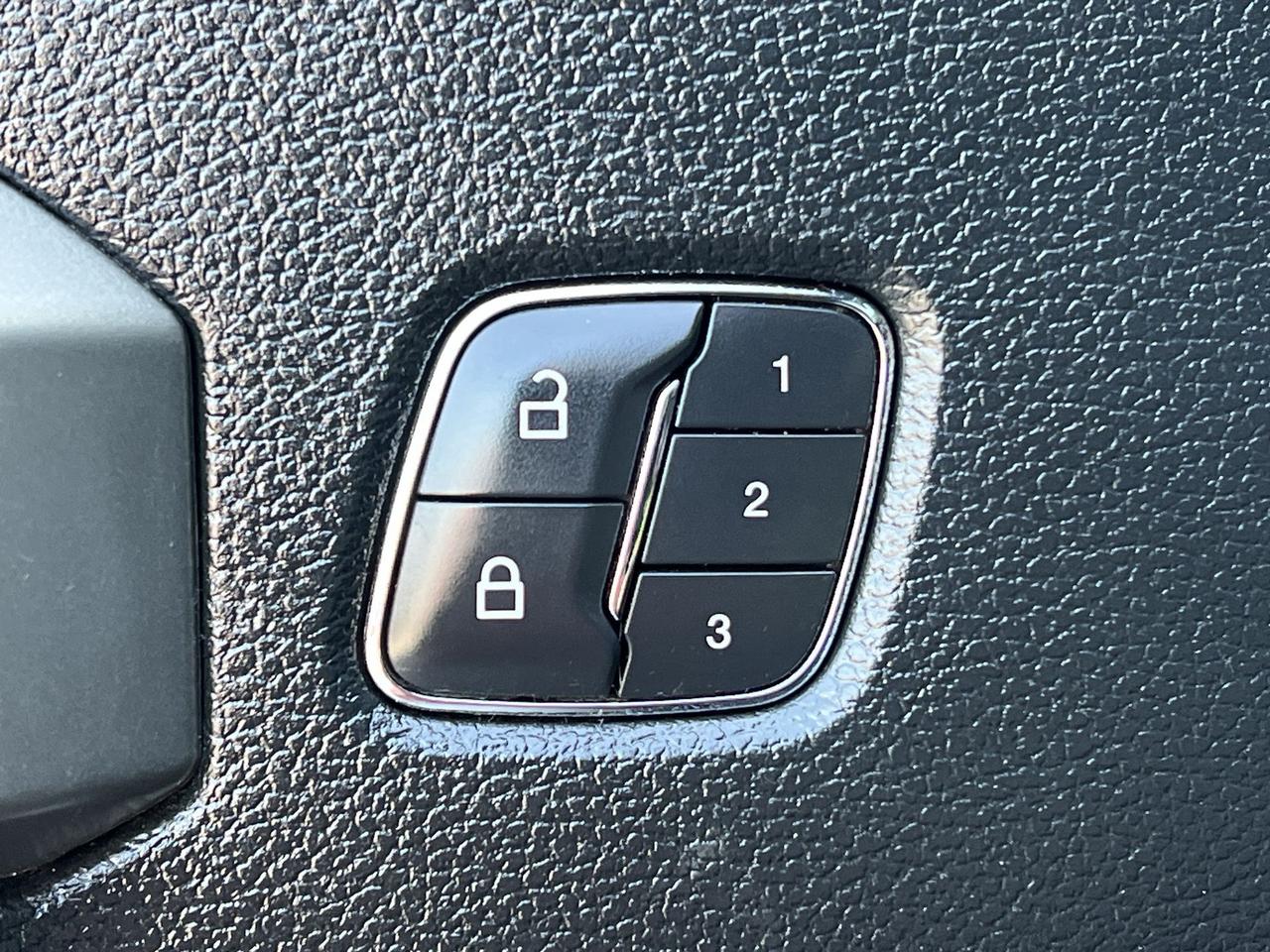 12705024.796152694
