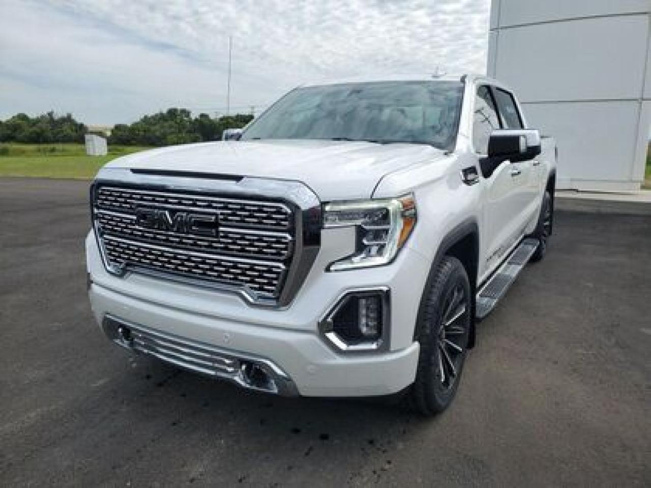 Used 2022 GMC Sierra 1500 Limited DENALI W/ AUTOMATIC HIGH BEAMS for sale in Moose Jaw, SK