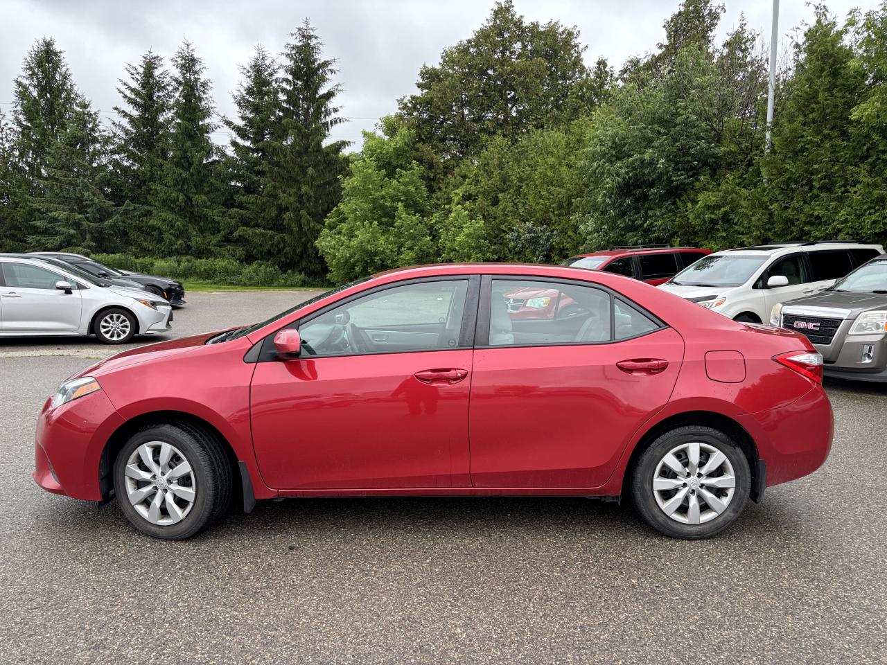 2014 Toyota Corolla LE Photo2