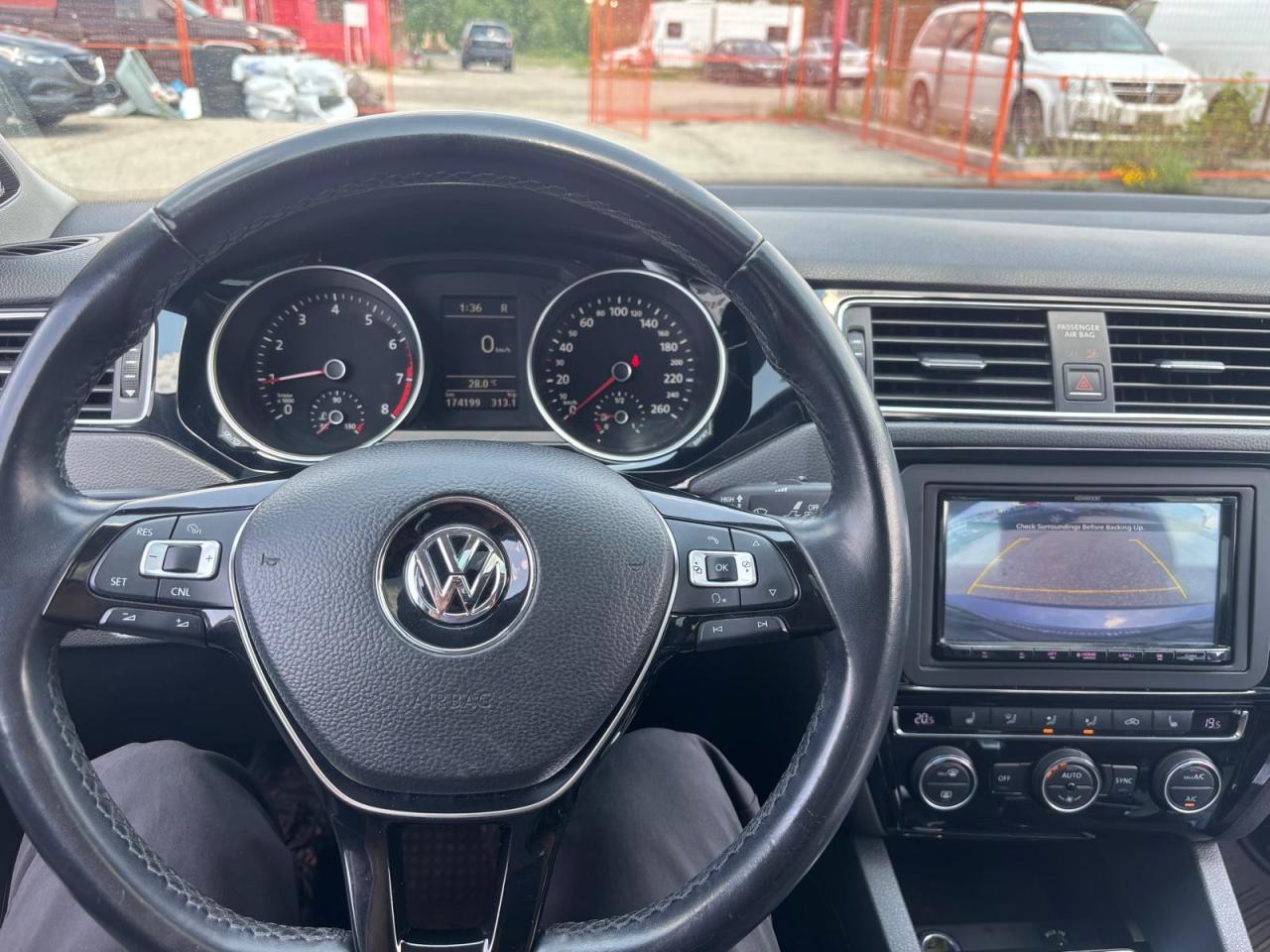 2015 Volkswagen Jetta HIGHLINE - Photo #2