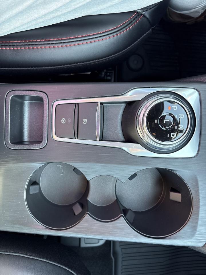 2025 Ford Escape ST-Line 300A Photo5