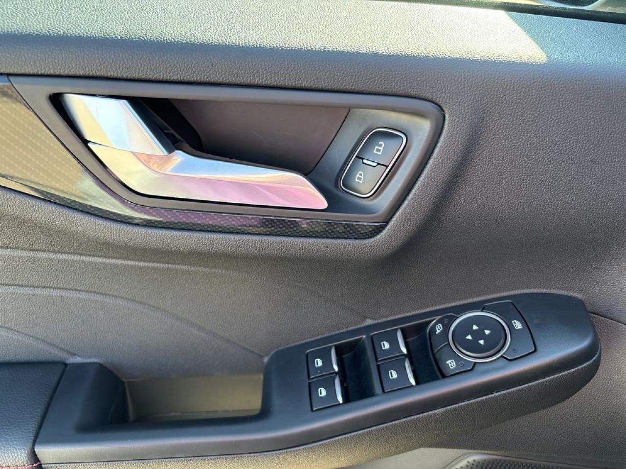 2025 Ford Escape ST-Line 300A Photo5