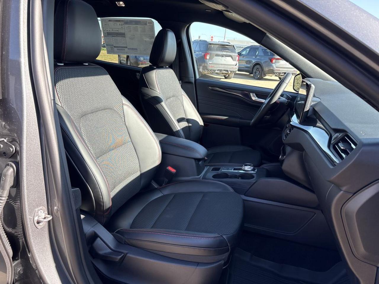 2025 Ford Escape ST-Line 300A Photo5