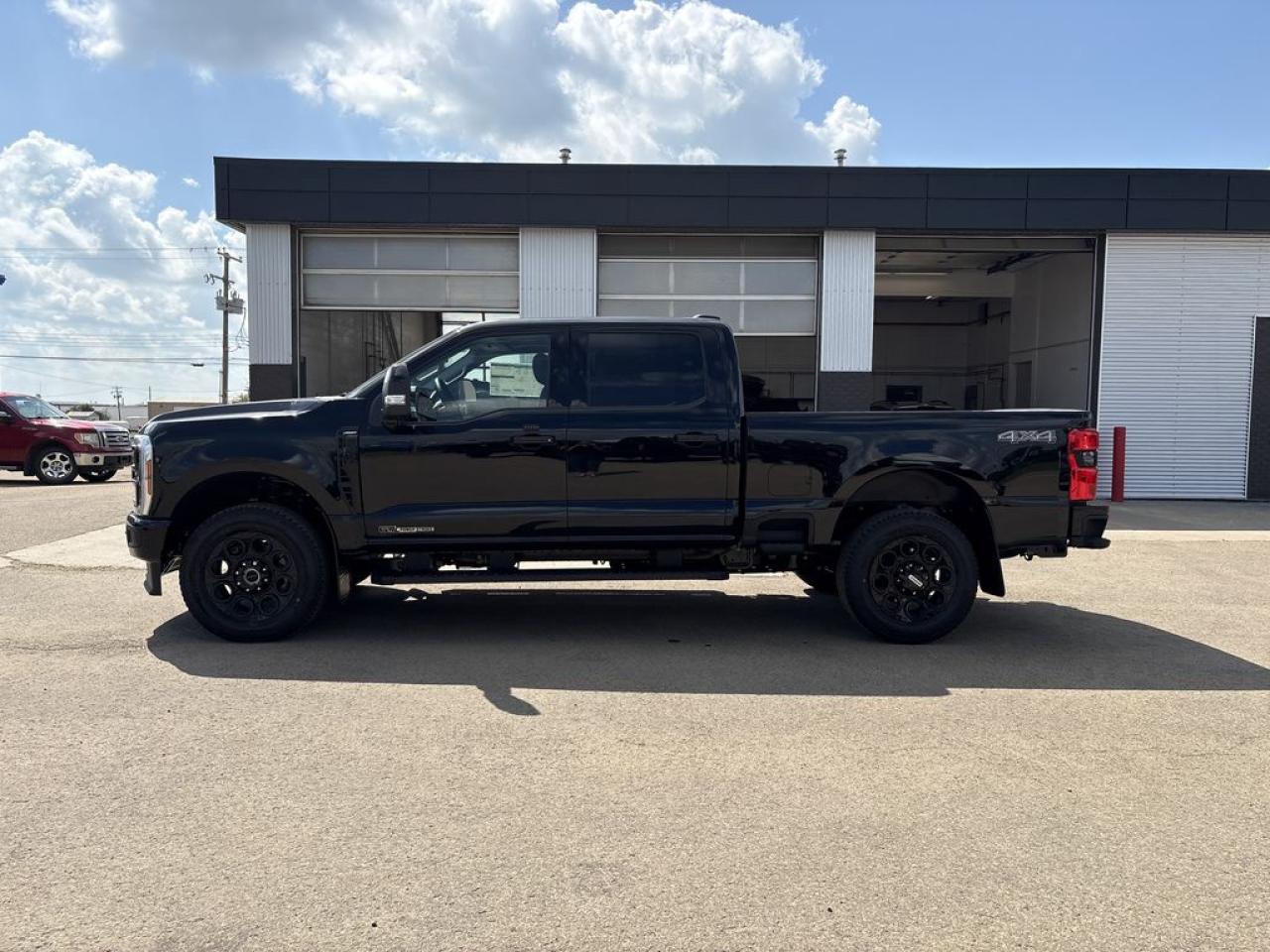 2025 Ford F-350 Super Duty SRW LARIAT 6.8' Box 618A Photo3