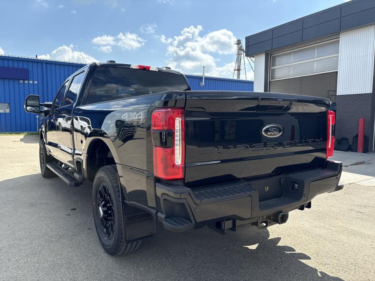 2025 Ford F-350 Super Duty SRW LARIAT 6.8' Box 618A Photo5