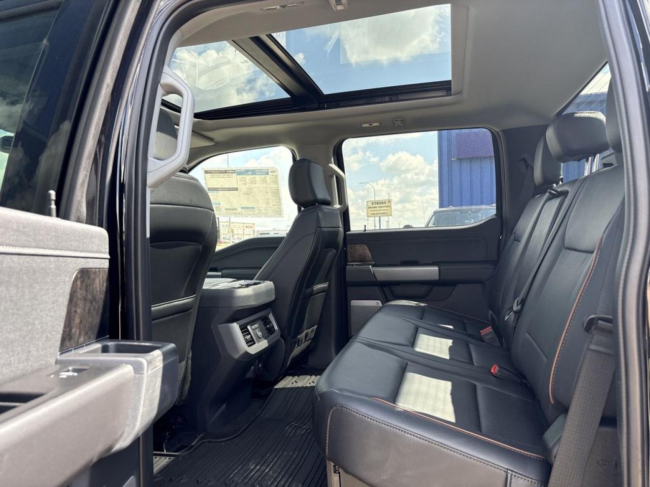 2025 Ford F-350 Super Duty SRW LARIAT 6.8' Box 618A Photo5