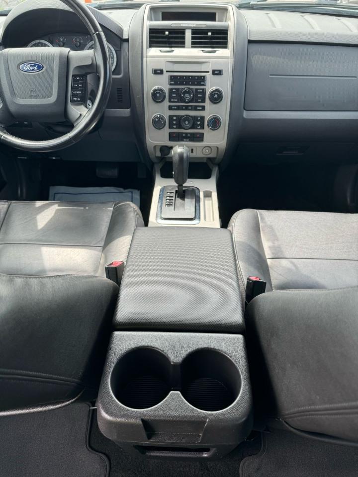2011 Ford Escape XLT - Photo #14