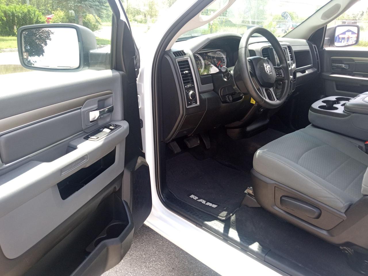 2020 RAM 1500 Classic TRADESMAN - Photo #9