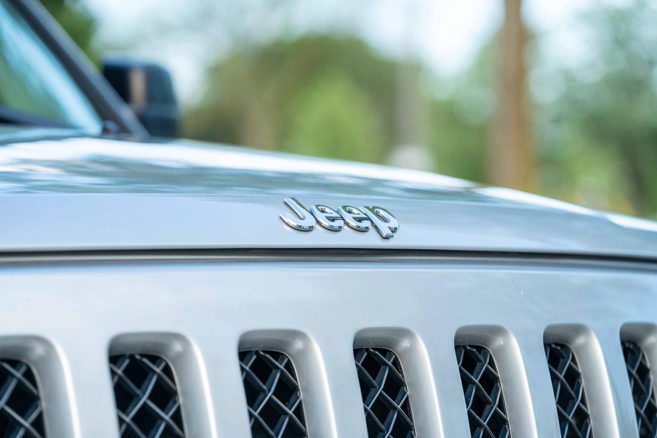 2012 Jeep Patriot NORTH EDITION 4X4 - Photo #7
