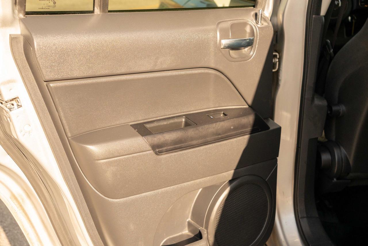 2012 Jeep Patriot NORTH EDITION 4X4 - Photo #35