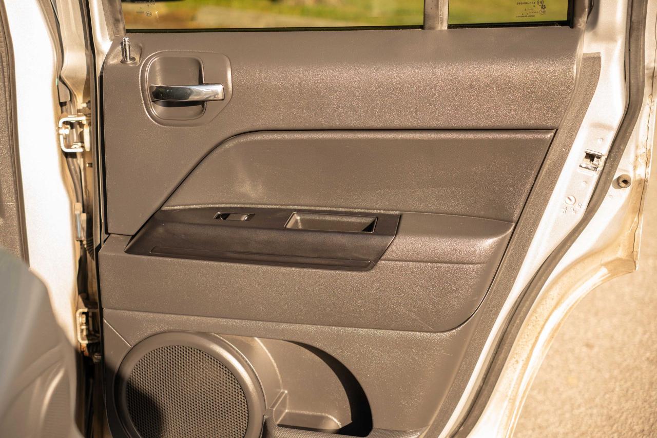 2012 Jeep Patriot NORTH EDITION 4X4 - Photo #37