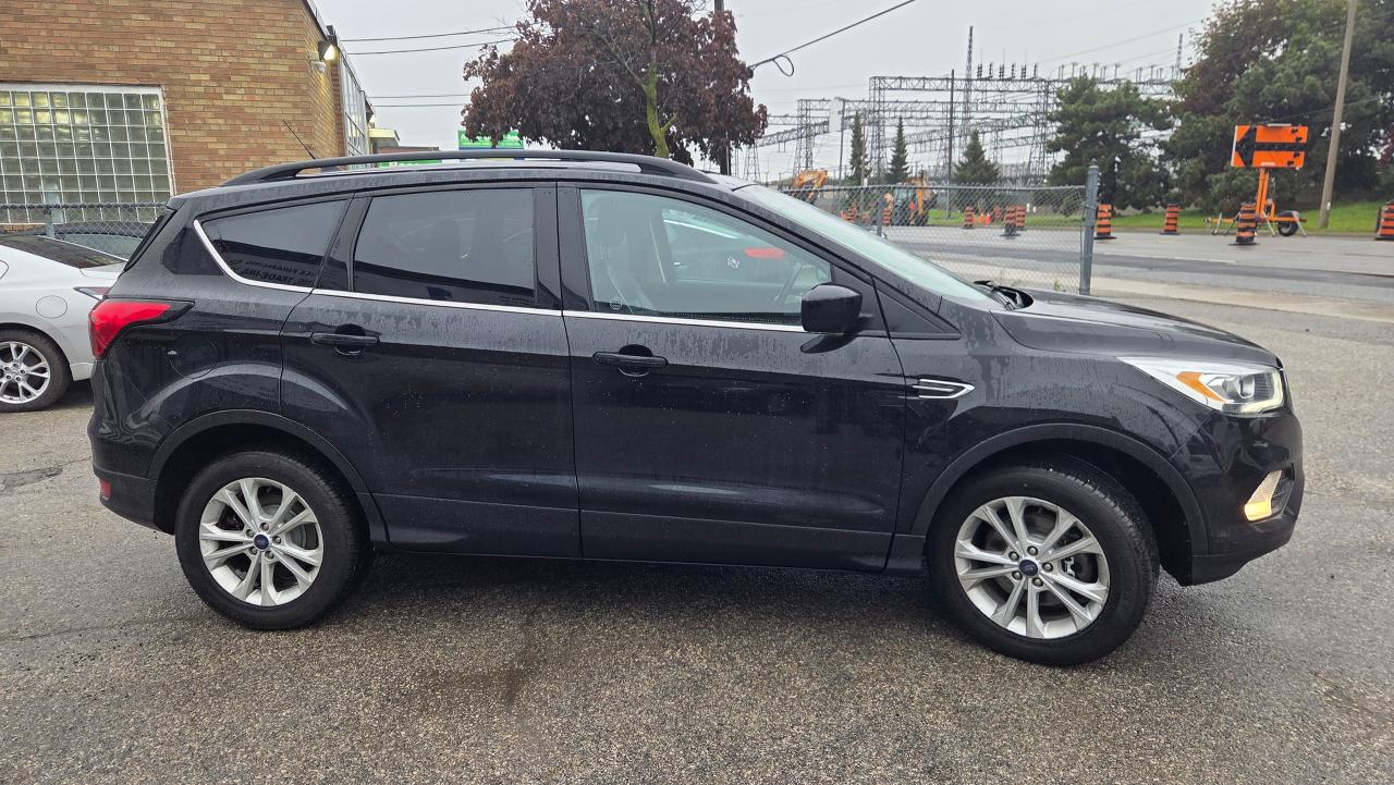 2019 Ford Escape SEL 4WD - Photo #5